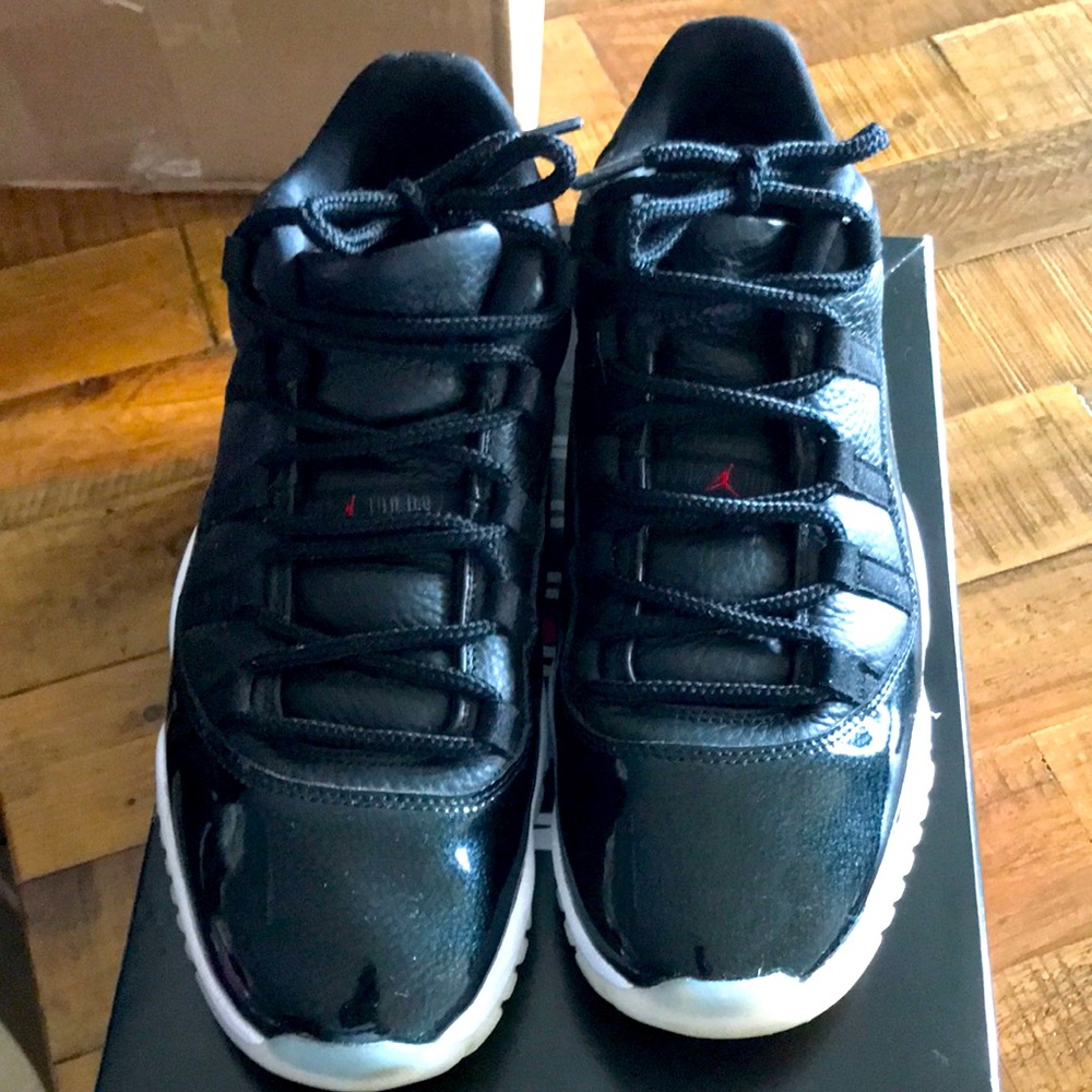 Jordan 11s